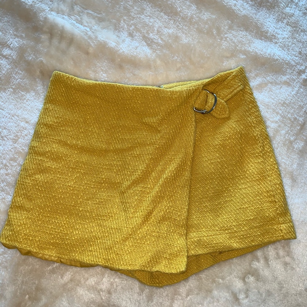 size small yellow skort